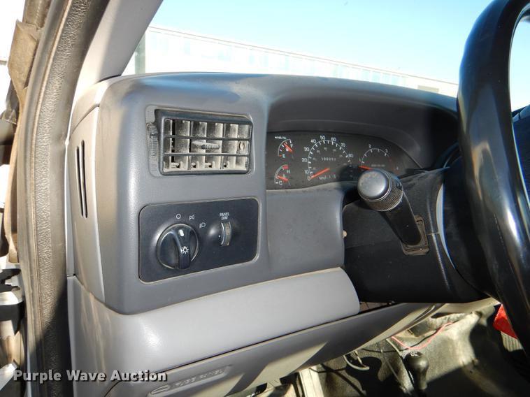 image for item DF1601 1999 Ford F450 Super Duty service truck with crane