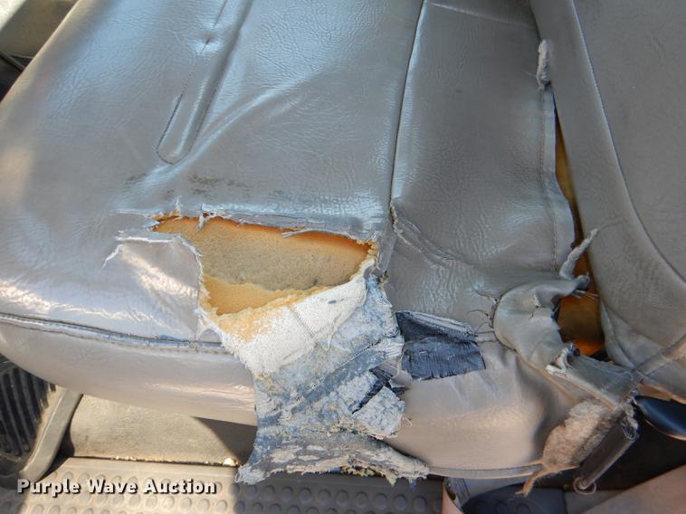 image for item DF1601 1999 Ford F450 Super Duty service truck with crane