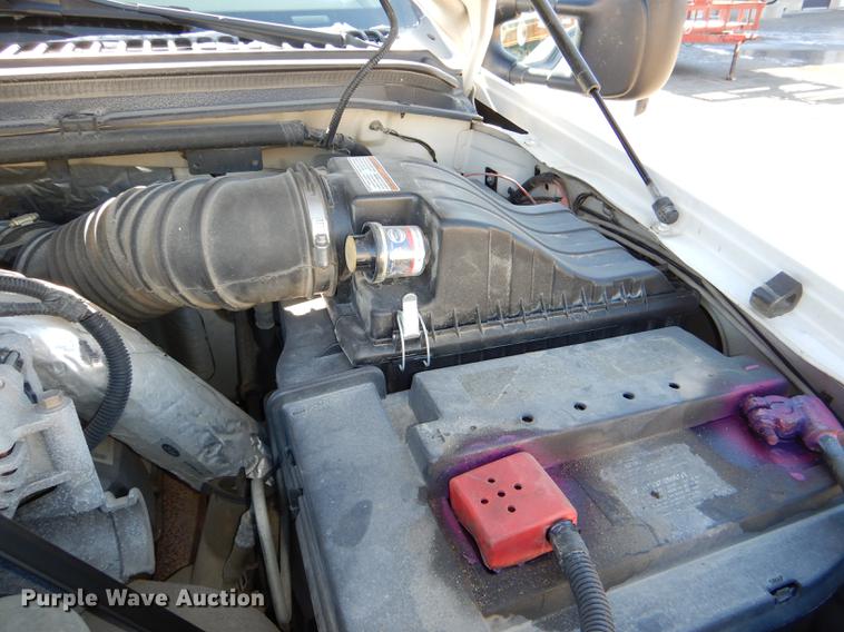 image for item DF1601 1999 Ford F450 Super Duty service truck with crane