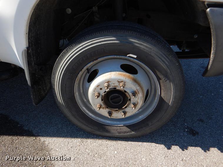 image for item DF1601 1999 Ford F450 Super Duty service truck with crane