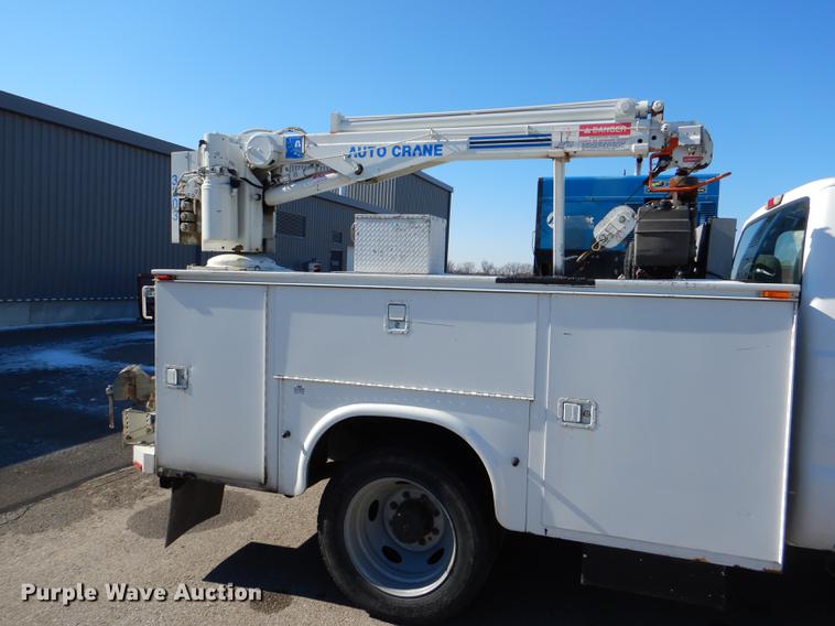 image for item DF1601 1999 Ford F450 Super Duty service truck with crane