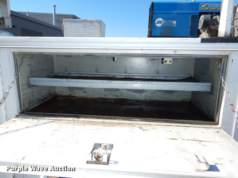 image for item DF1601 1999 Ford F450 Super Duty service truck with crane