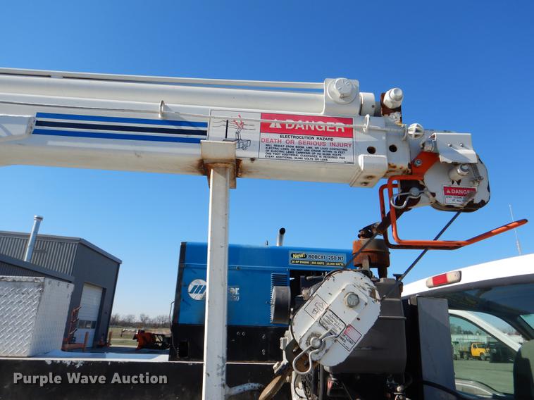 image for item DF1601 1999 Ford F450 Super Duty service truck with crane