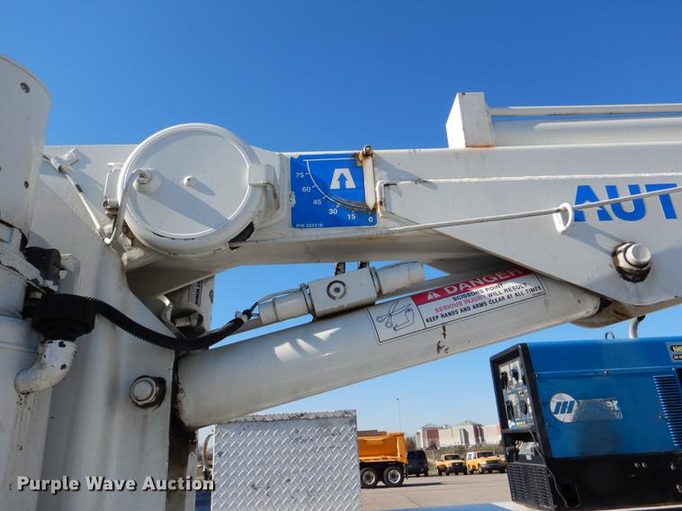 image for item DF1601 1999 Ford F450 Super Duty service truck with crane