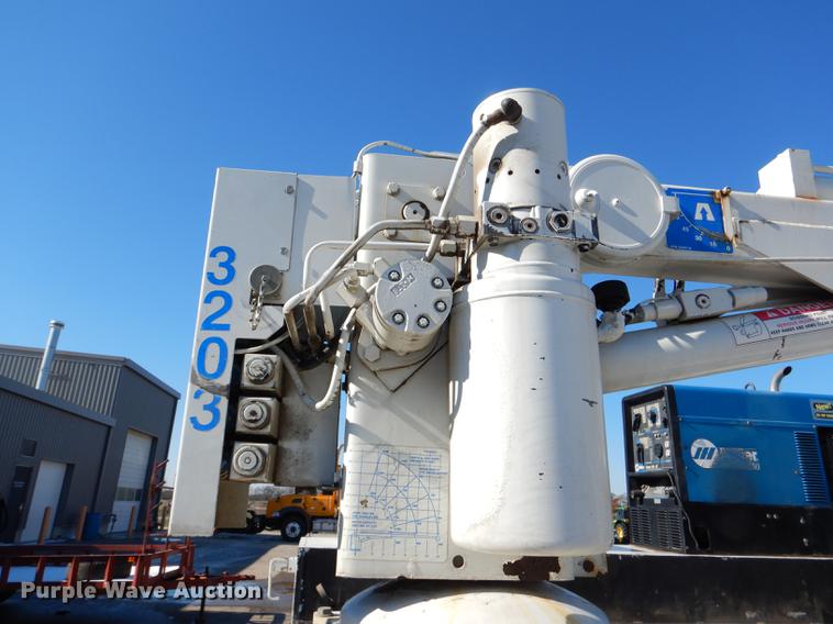 image for item DF1601 1999 Ford F450 Super Duty service truck with crane