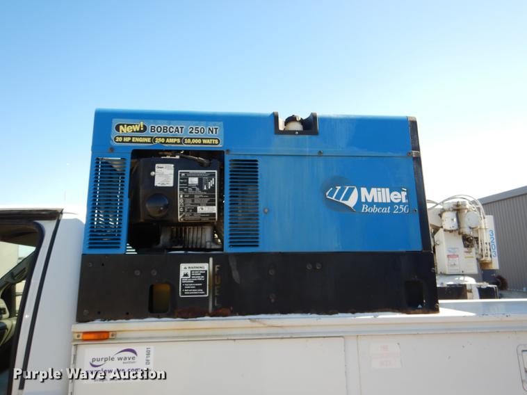 image for item DF1601 1999 Ford F450 Super Duty service truck with crane