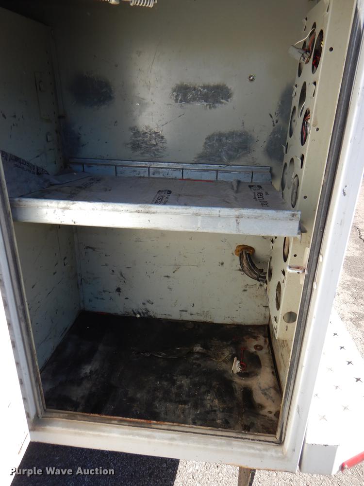 image for item DF1601 1999 Ford F450 Super Duty service truck with crane