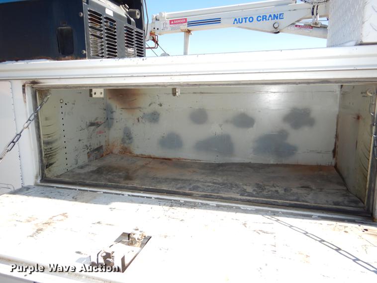 image for item DF1601 1999 Ford F450 Super Duty service truck with crane