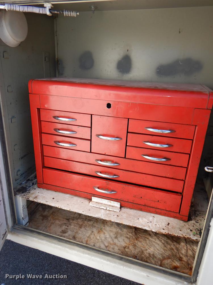 image for item DF1601 1999 Ford F450 Super Duty service truck with crane