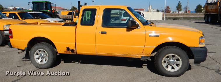 image for item DF1605 2006 Ford Ranger SuperCab pickup truck