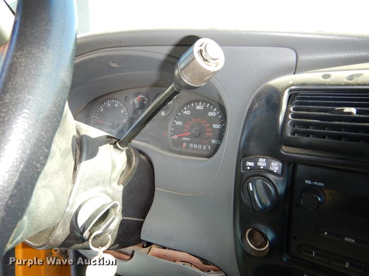 image for item DF1605 2006 Ford Ranger SuperCab pickup truck