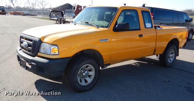 image for item DF1605 2006 Ford Ranger SuperCab pickup truck