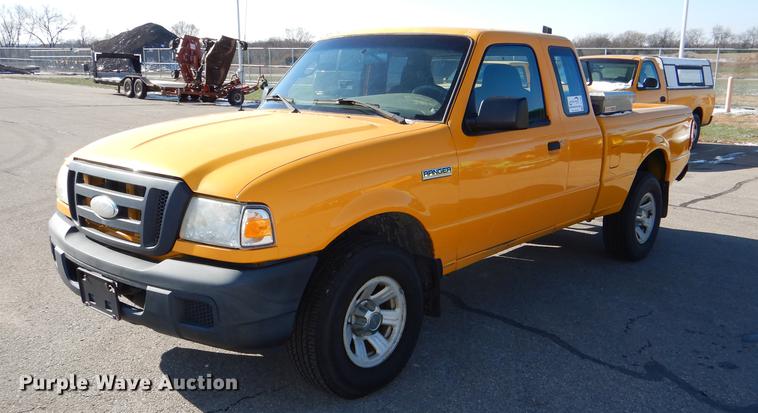 image for item DF1607 2006 Ford Ranger SuperCab pickup truck
