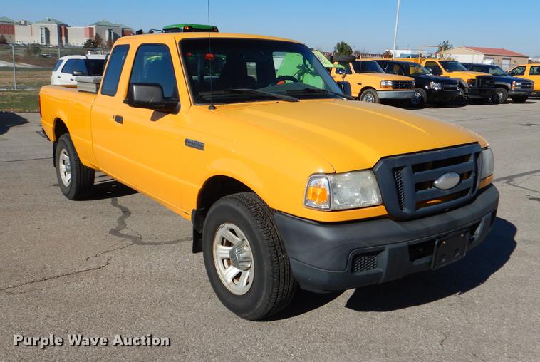 image for item DF1607 2006 Ford Ranger SuperCab pickup truck