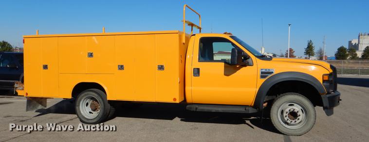 image for item DF1611 2008 Ford F550 utility truck