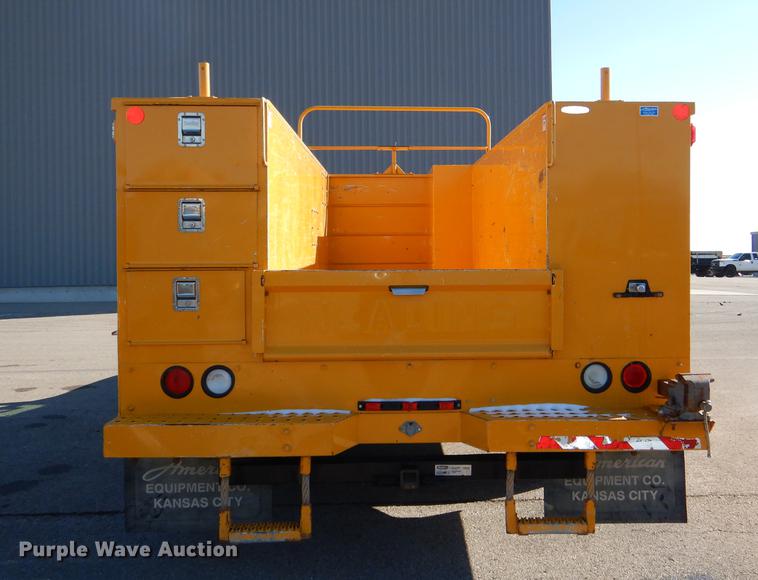 image for item DF1611 2008 Ford F550 utility truck