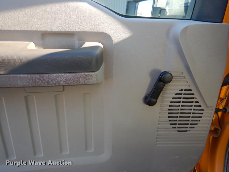 image for item DF1611 2008 Ford F550 utility truck