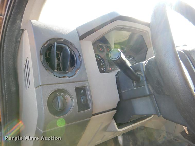 image for item DF1611 2008 Ford F550 utility truck