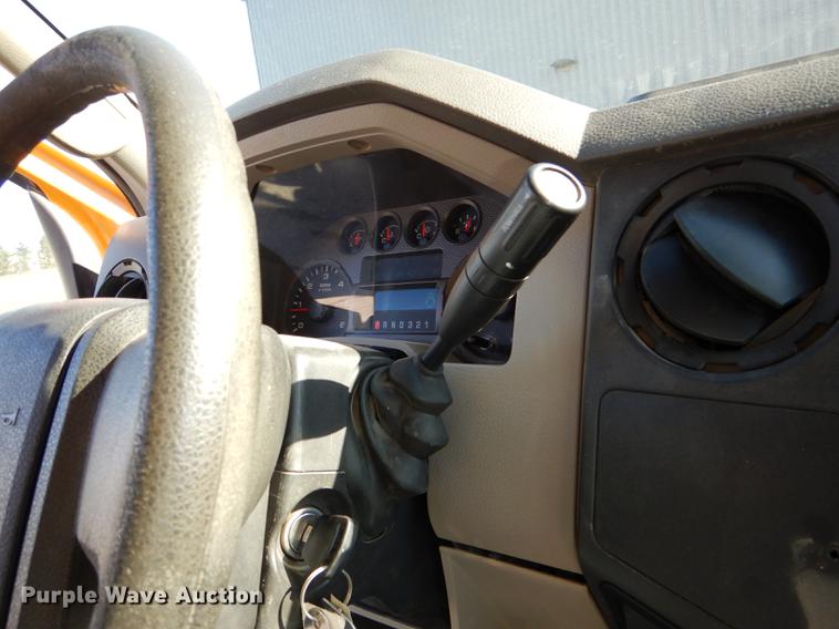 image for item DF1611 2008 Ford F550 utility truck