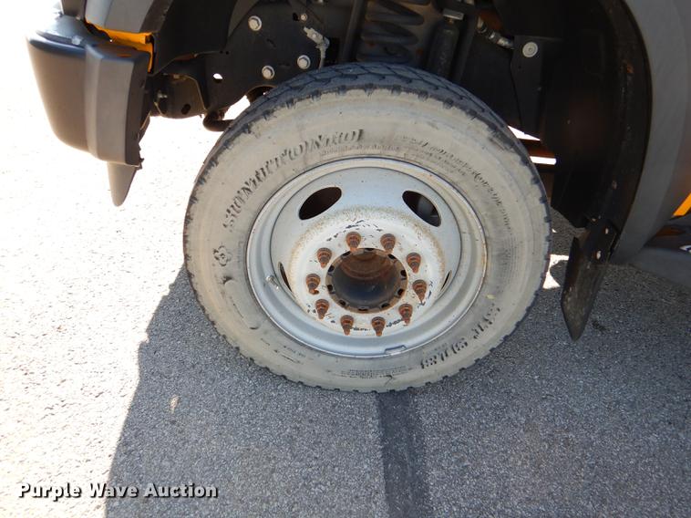 image for item DF1611 2008 Ford F550 utility truck