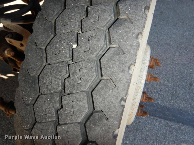 image for item DF1611 2008 Ford F550 utility truck