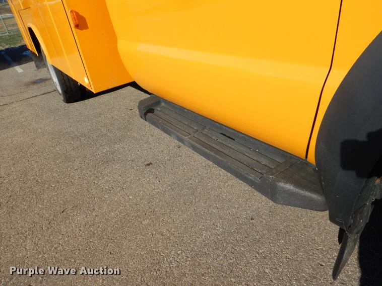 image for item DF1611 2008 Ford F550 utility truck