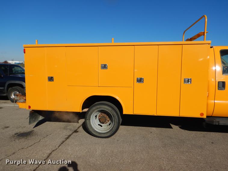 image for item DF1611 2008 Ford F550 utility truck