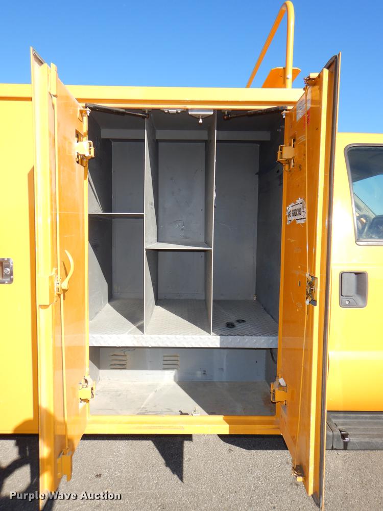 image for item DF1611 2008 Ford F550 utility truck