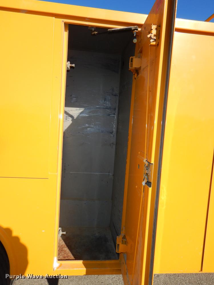 image for item DF1611 2008 Ford F550 utility truck