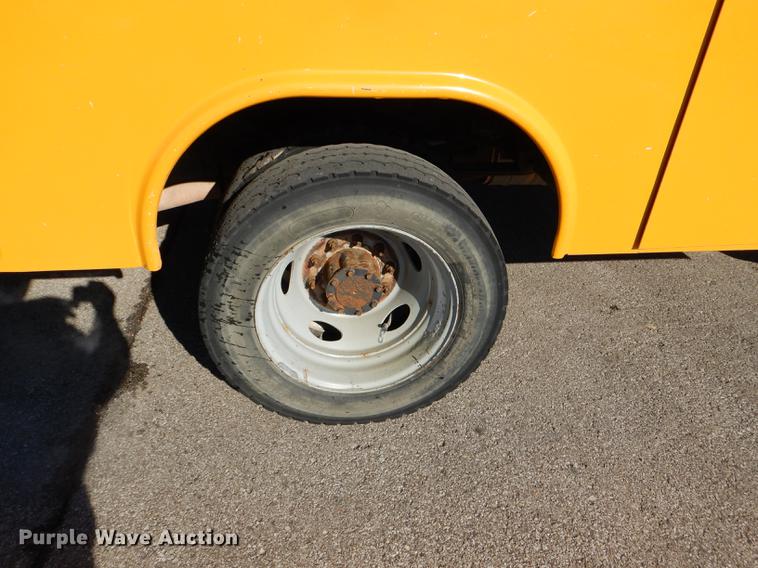 image for item DF1611 2008 Ford F550 utility truck