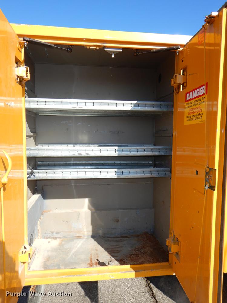 image for item DF1611 2008 Ford F550 utility truck