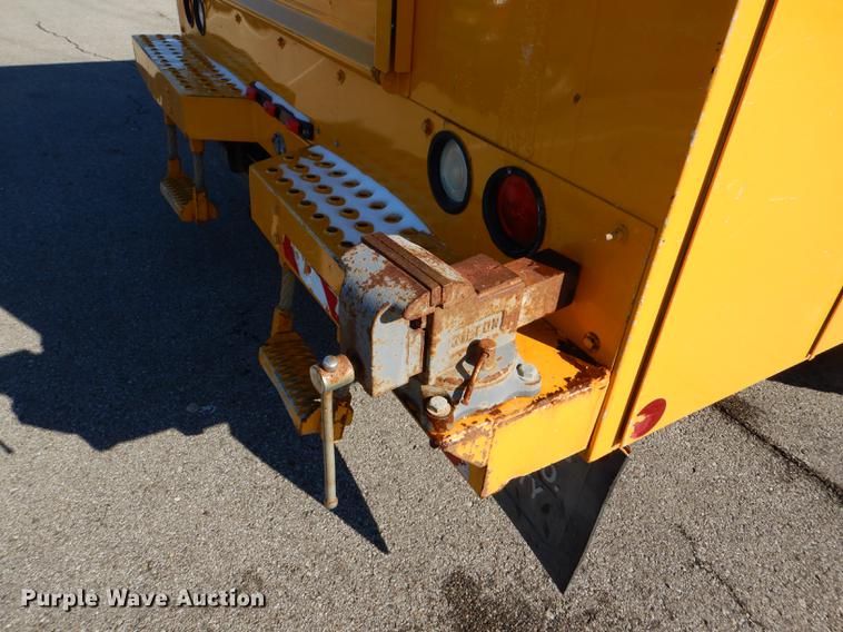 image for item DF1611 2008 Ford F550 utility truck