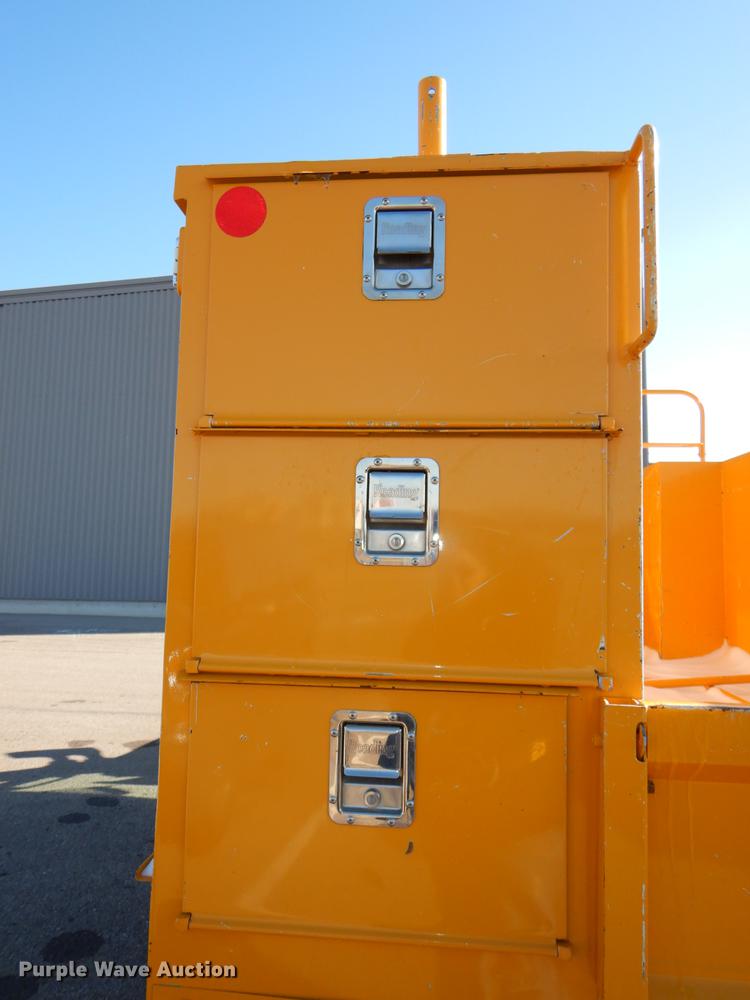 image for item DF1611 2008 Ford F550 utility truck