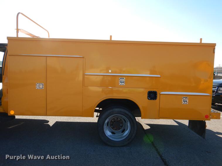 image for item DF1611 2008 Ford F550 utility truck