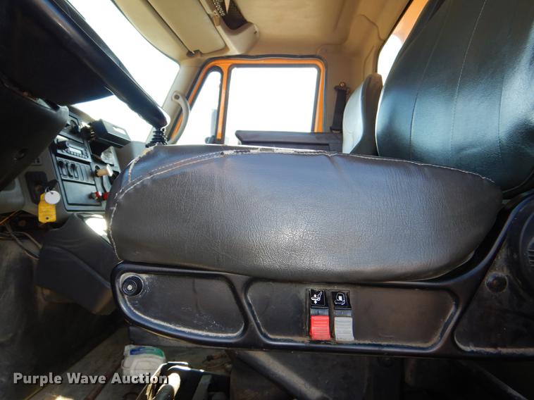 image for item DF1613 2009 International WorkStar 7500 dump truck