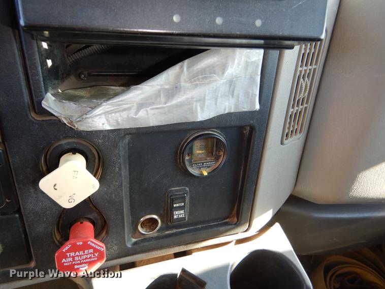 image for item DF1613 2009 International WorkStar 7500 dump truck