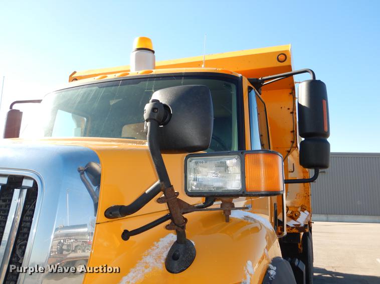 image for item DF1613 2009 International WorkStar 7500 dump truck