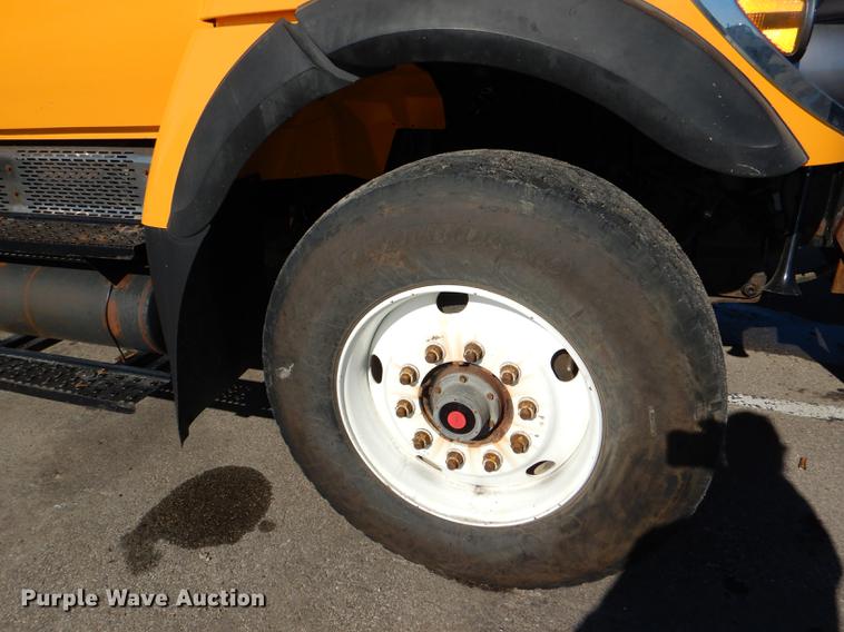 image for item DF1613 2009 International WorkStar 7500 dump truck