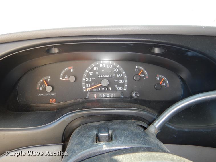 image for item DF1616 2001 Ford Econoline E450 Super Duty shuttle bus