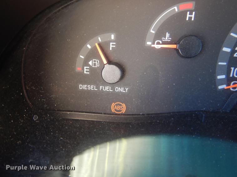 image for item DF1616 2001 Ford Econoline E450 Super Duty shuttle bus