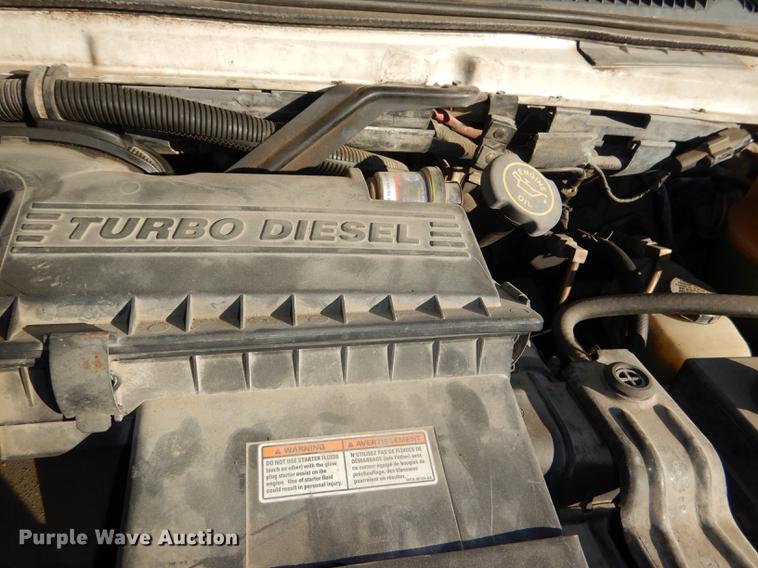 image for item DF1616 2001 Ford Econoline E450 Super Duty shuttle bus