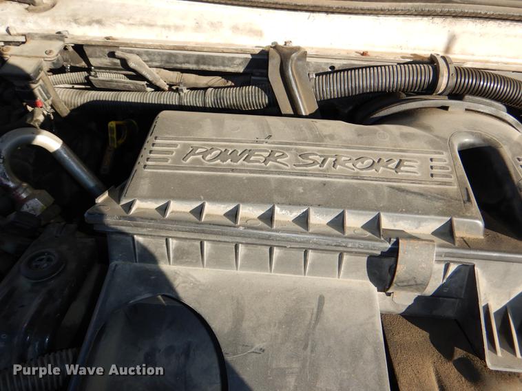 image for item DF1616 2001 Ford Econoline E450 Super Duty shuttle bus