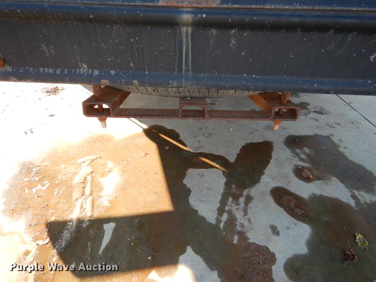 image for item DF1616 2001 Ford Econoline E450 Super Duty shuttle bus