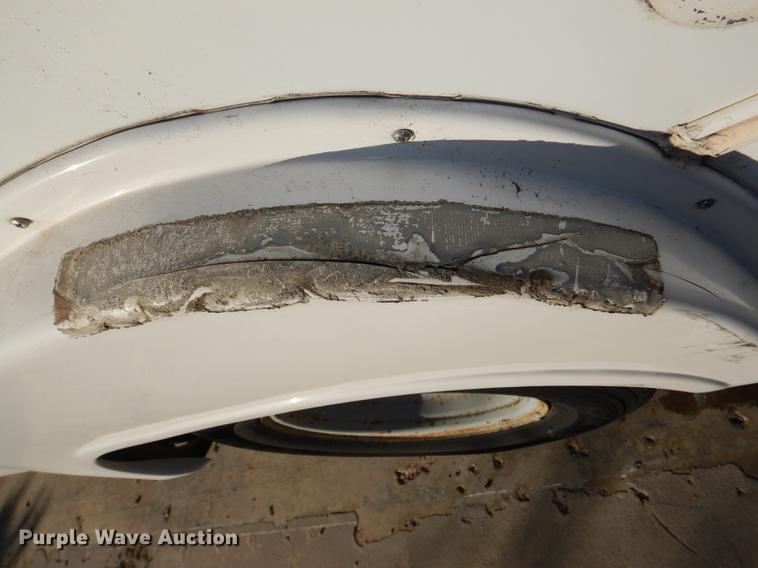 image for item DF1616 2001 Ford Econoline E450 Super Duty shuttle bus