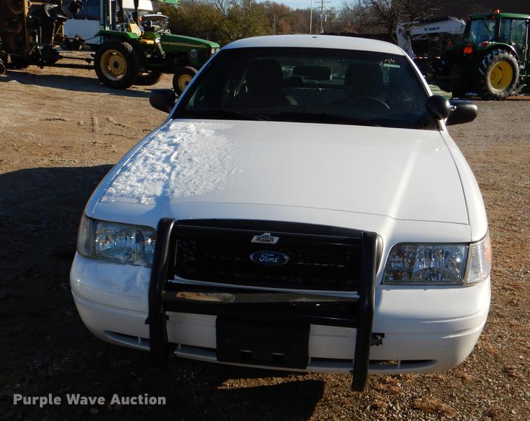 image for item DF1618 2011 Ford Crown Victoria Police Interceptor