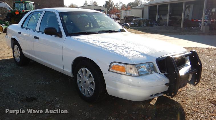 image for item DF1618 2011 Ford Crown Victoria Police Interceptor