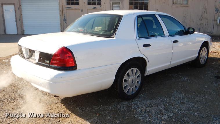 image for item DF1618 2011 Ford Crown Victoria Police Interceptor