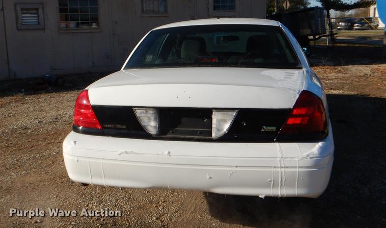 image for item DF1618 2011 Ford Crown Victoria Police Interceptor