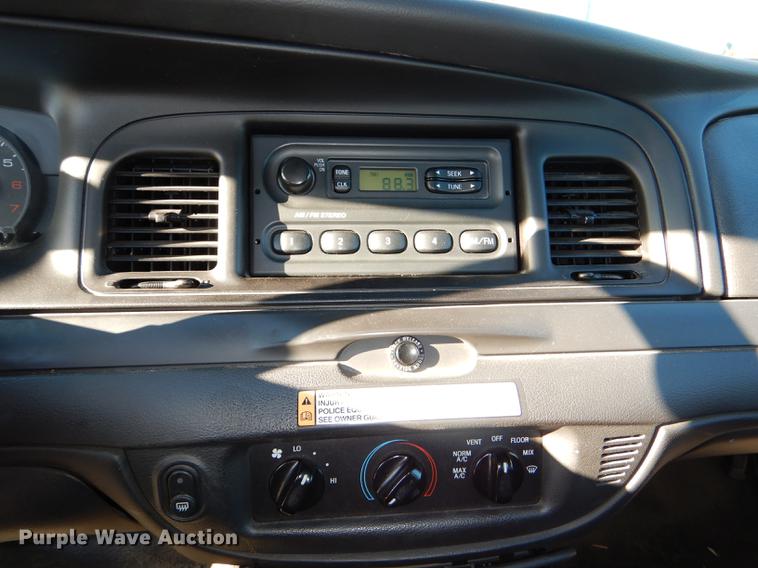 image for item DF1618 2011 Ford Crown Victoria Police Interceptor