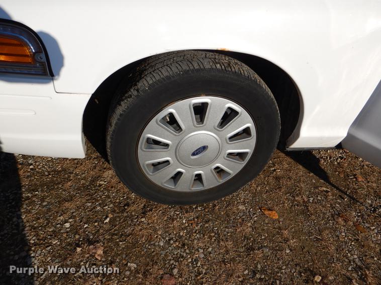 image for item DF1618 2011 Ford Crown Victoria Police Interceptor